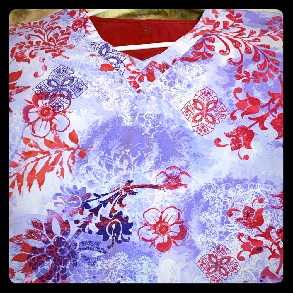 Med Couture Plus size Scrub Top w/flowers